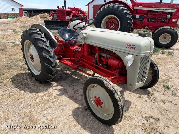 image for item EW2142 Ford tractor