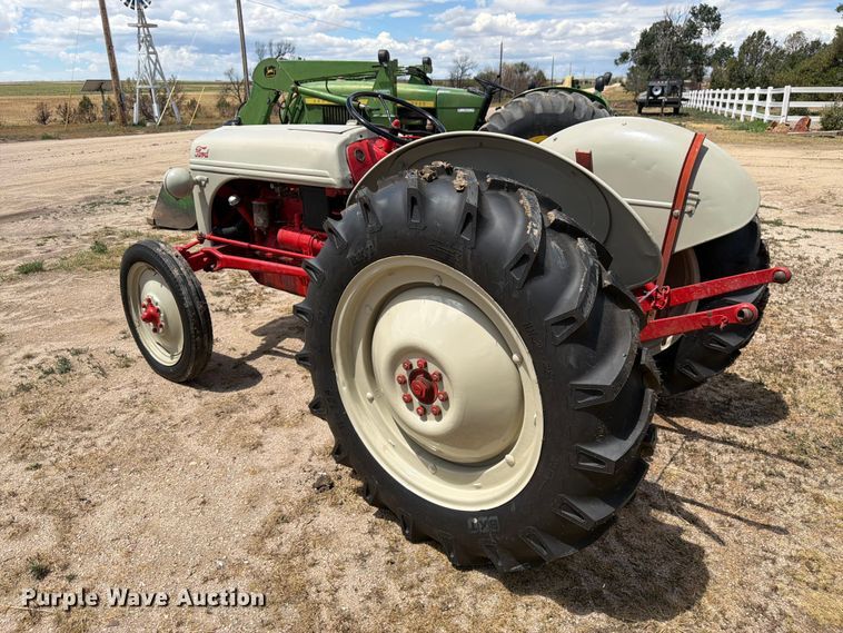 image for item EW2142 Ford tractor