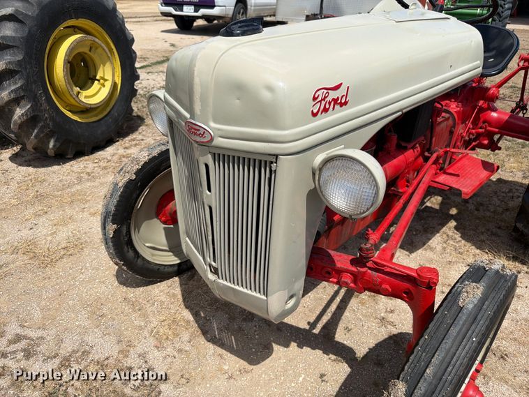 image for item EW2142 Ford tractor