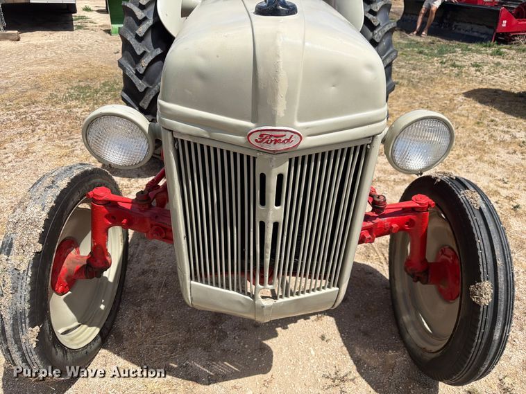 image for item EW2142 Ford tractor