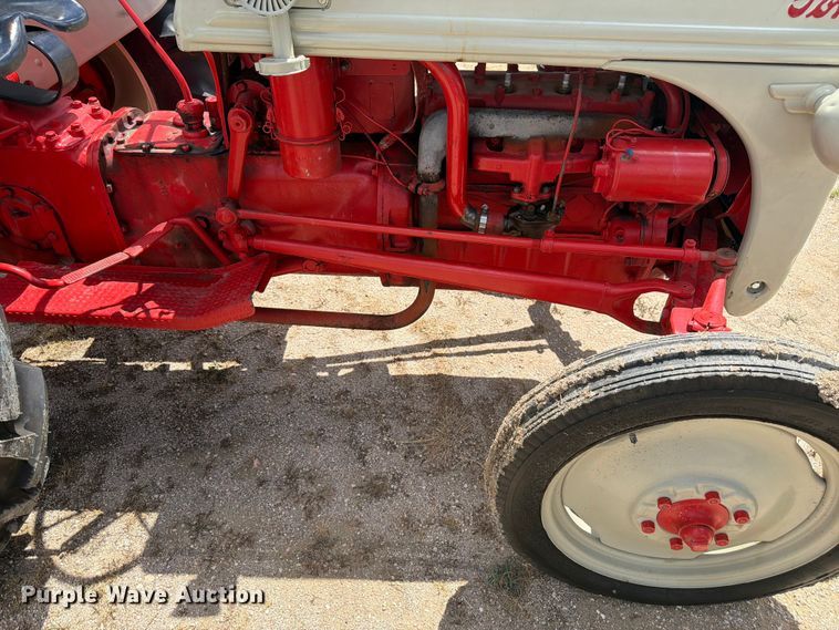 image for item EW2142 Ford tractor