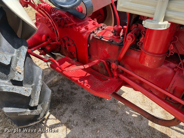 image for item EW2142 Ford tractor
