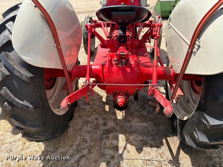 image for item EW2142 Ford tractor