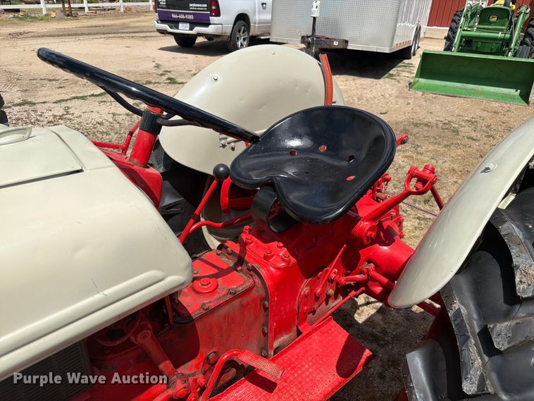 image for item EW2142 Ford tractor