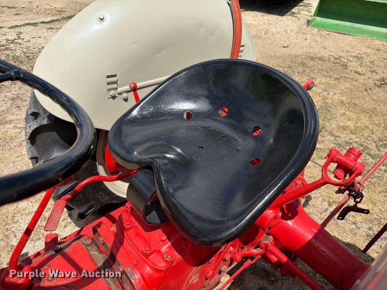 image for item EW2142 Ford tractor