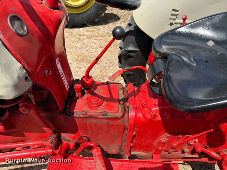 image for item EW2142 Ford tractor