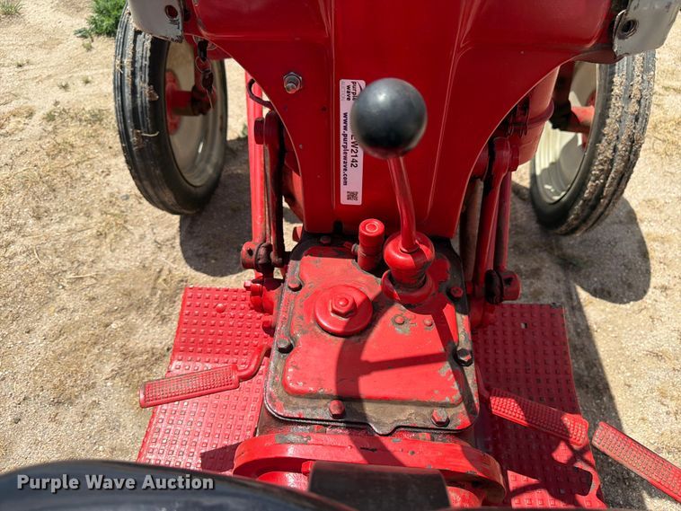 image for item EW2142 Ford tractor