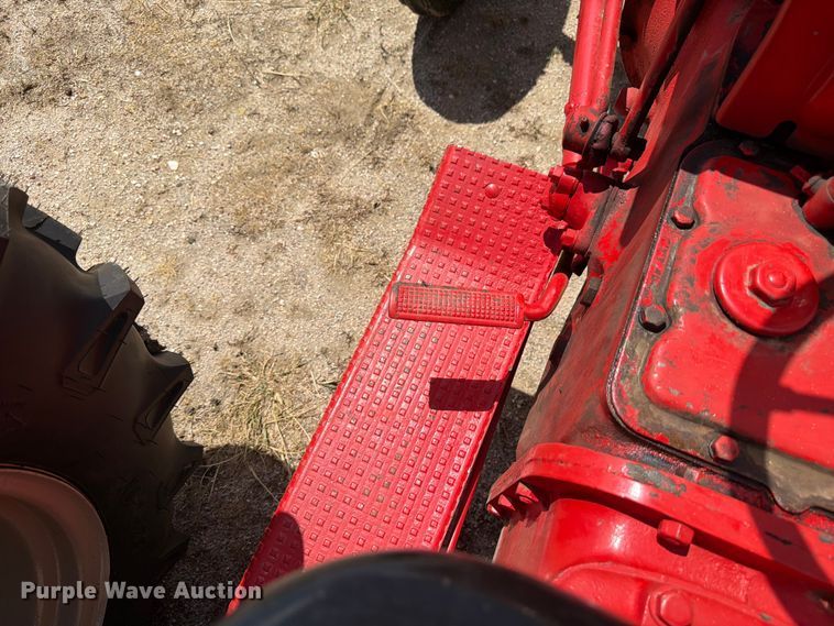 image for item EW2142 Ford tractor