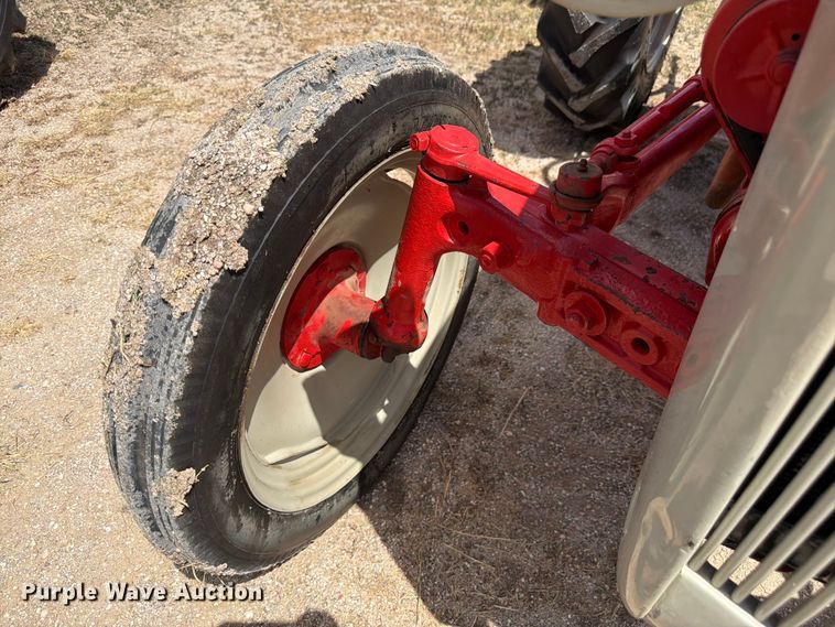 image for item EW2142 Ford tractor