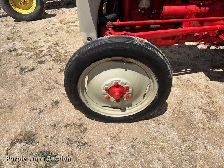 image for item EW2142 Ford tractor