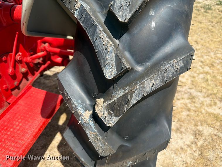 image for item EW2142 Ford tractor