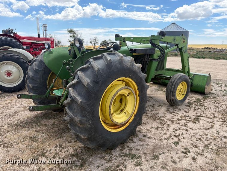 image for item EW2144 1970 John Deere 2020 tractor