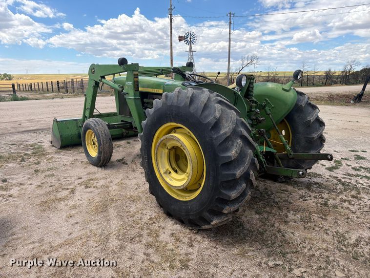 image for item EW2144 1970 John Deere 2020 tractor