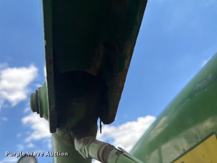 image for item EW2144 1970 John Deere 2020 tractor