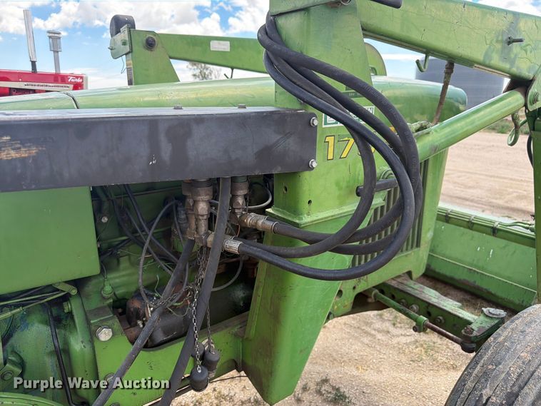 image for item EW2144 1970 John Deere 2020 tractor