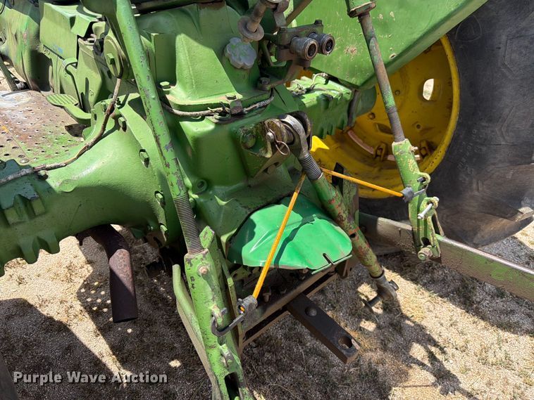 image for item EW2144 1970 John Deere 2020 tractor