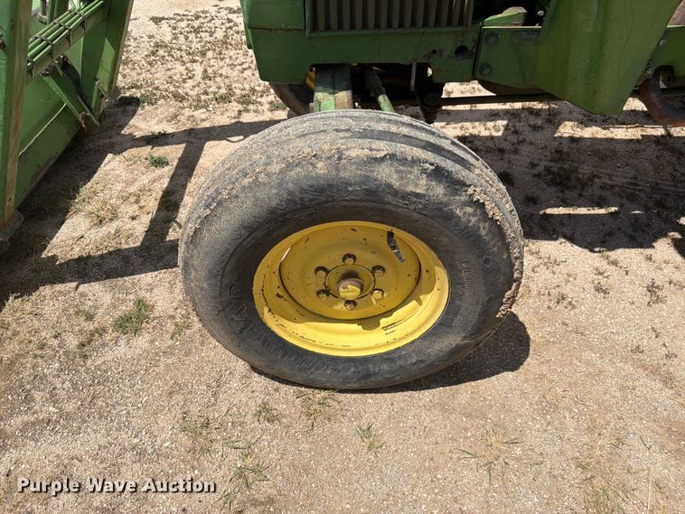 image for item EW2144 1970 John Deere 2020 tractor