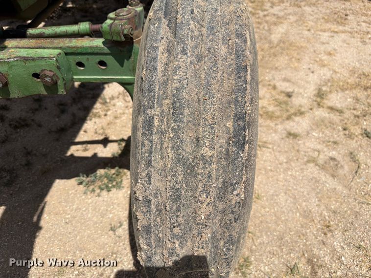 image for item EW2144 1970 John Deere 2020 tractor