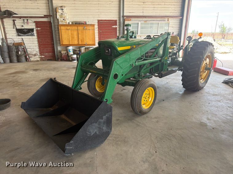 1966 John Deere 2020 tractor