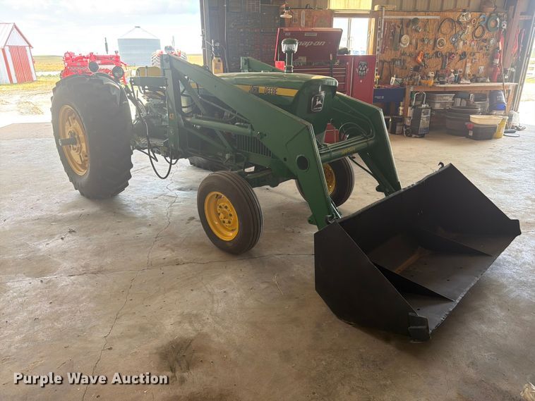 image for item EW2145 1966 John Deere 2020 tractor
