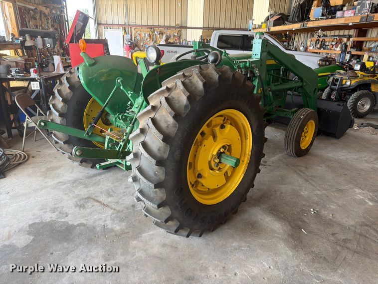image for item EW2145 1966 John Deere 2020 tractor