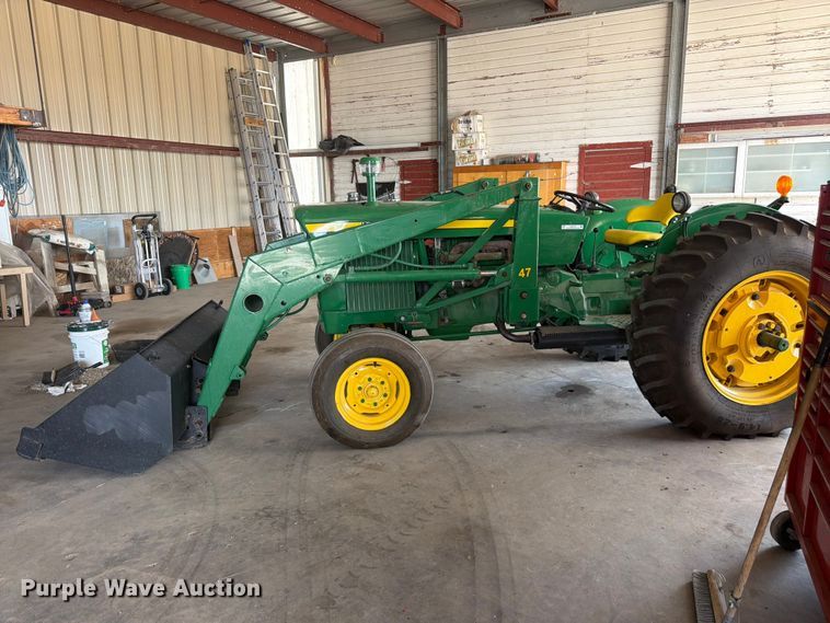 image for item EW2145 1966 John Deere 2020 tractor