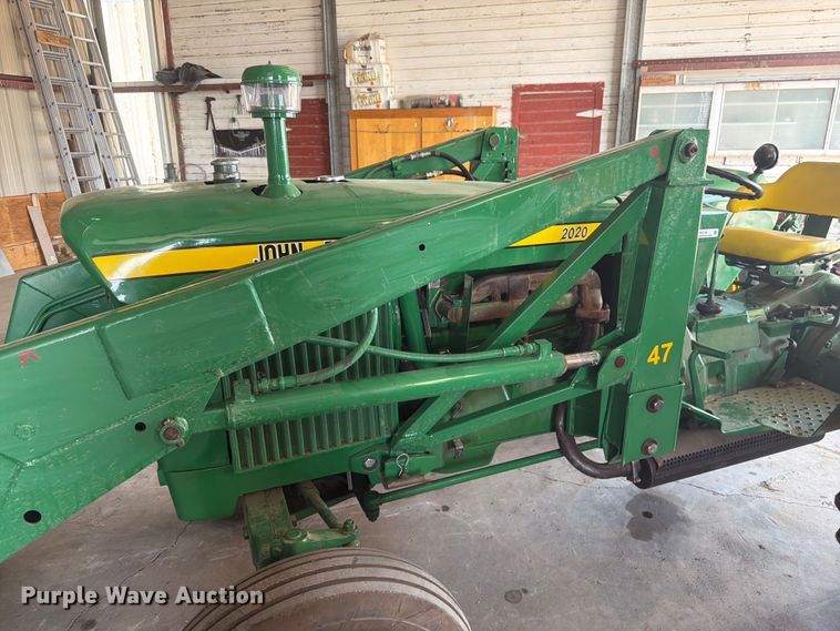 image for item EW2145 1966 John Deere 2020 tractor