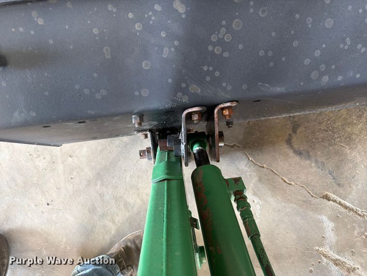 image for item EW2145 1966 John Deere 2020 tractor