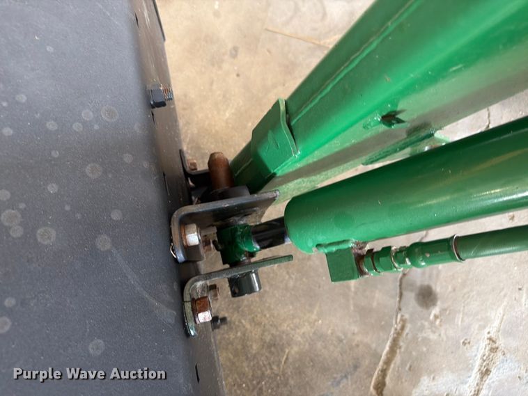 image for item EW2145 1966 John Deere 2020 tractor