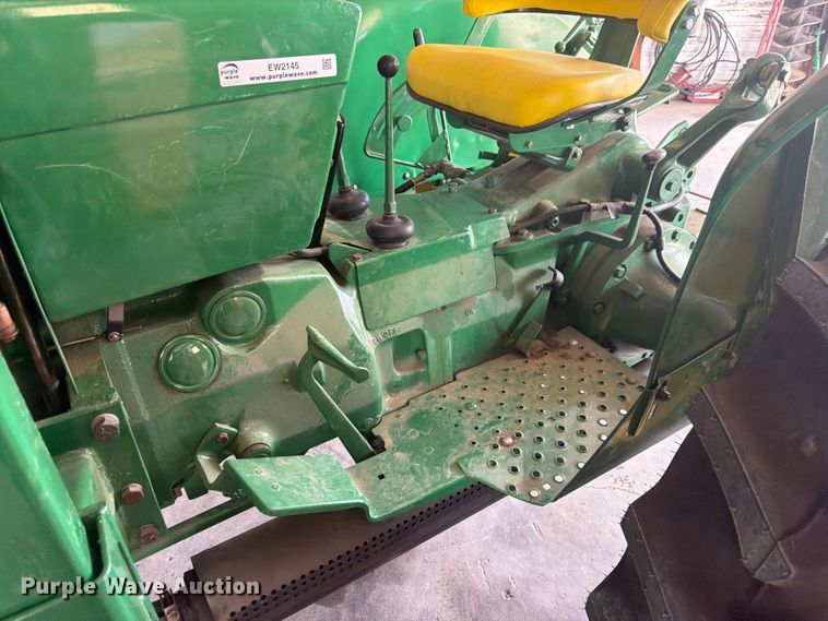 image for item EW2145 1966 John Deere 2020 tractor