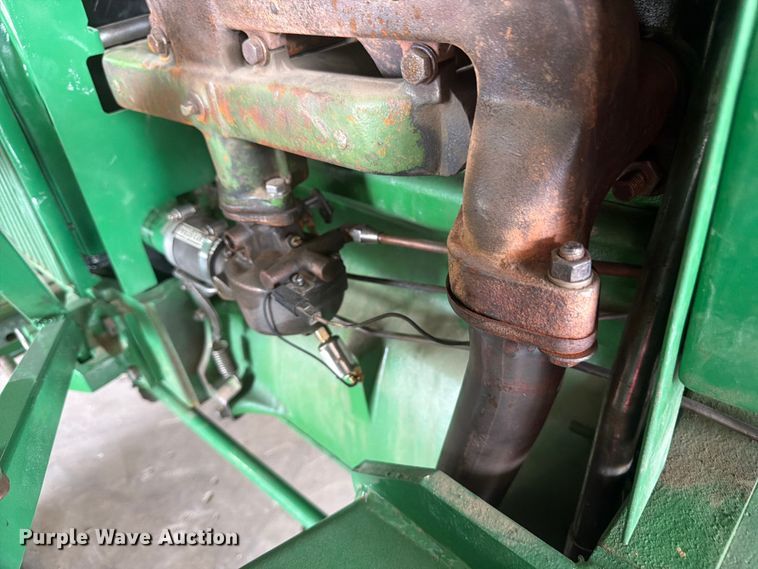image for item EW2145 1966 John Deere 2020 tractor