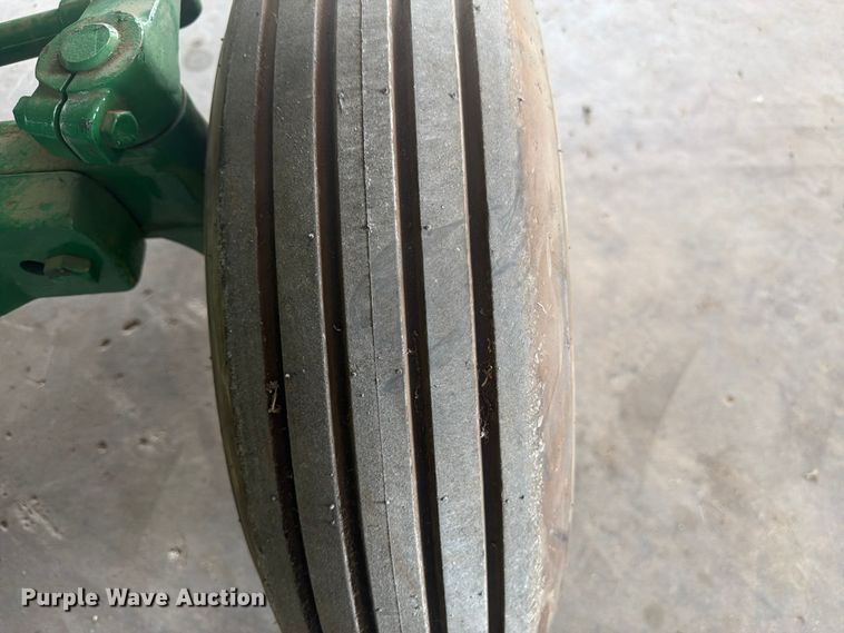image for item EW2145 1966 John Deere 2020 tractor