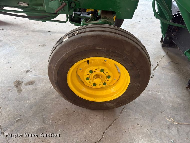 image for item EW2145 1966 John Deere 2020 tractor