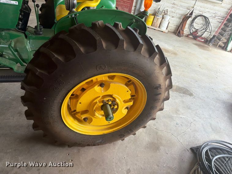 image for item EW2145 1966 John Deere 2020 tractor