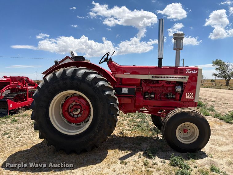 image for item EW2146 1965 International Harvester 1206 D tractor
