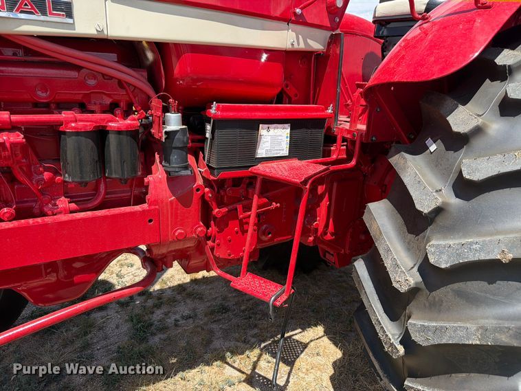 image for item EW2146 1965 International Harvester 1206 D tractor