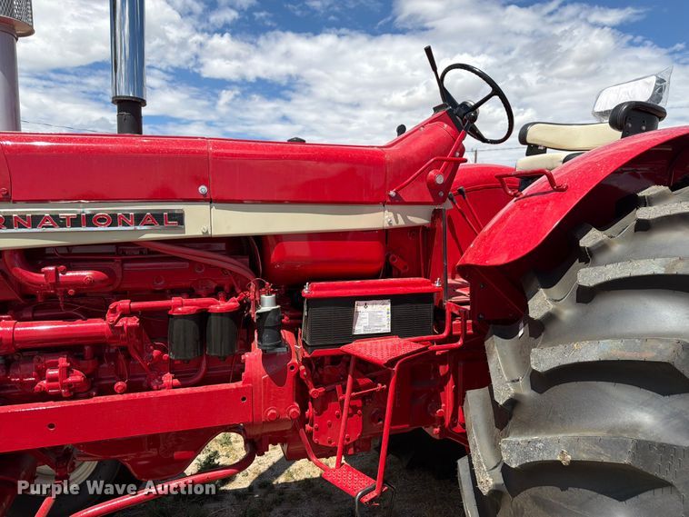 image for item EW2146 1965 International Harvester 1206 D tractor