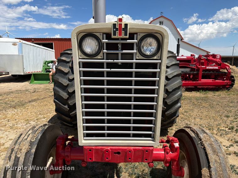 image for item EW2146 1965 International Harvester 1206 D tractor