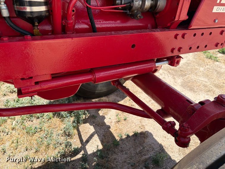 image for item EW2146 1965 International Harvester 1206 D tractor