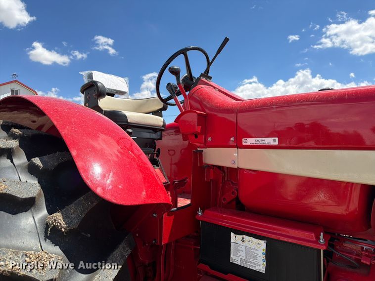 image for item EW2146 1965 International Harvester 1206 D tractor