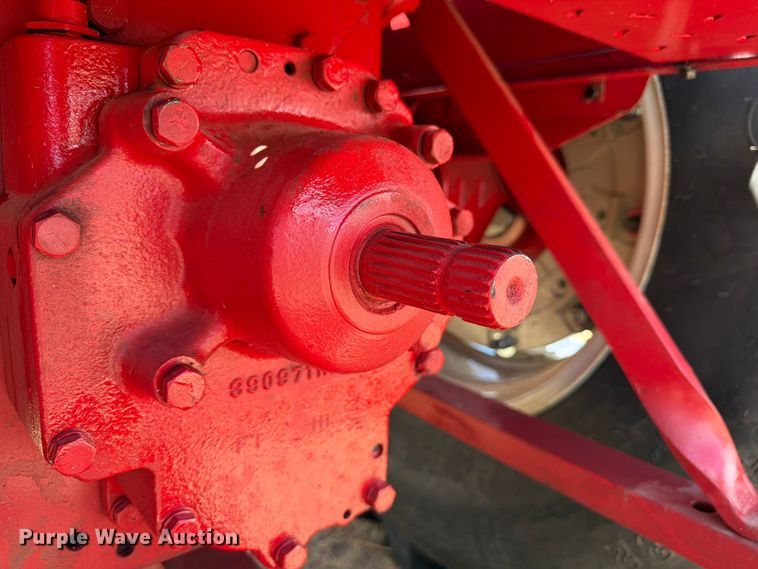image for item EW2146 1965 International Harvester 1206 D tractor