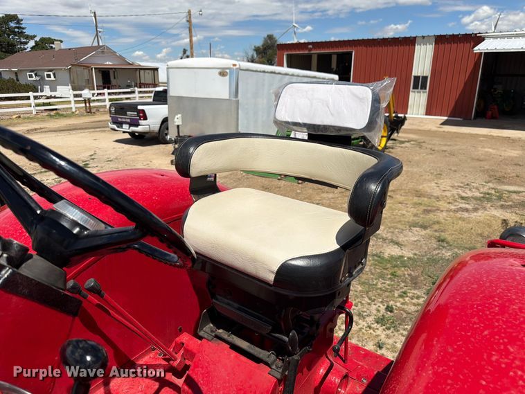 image for item EW2146 1965 International Harvester 1206 D tractor