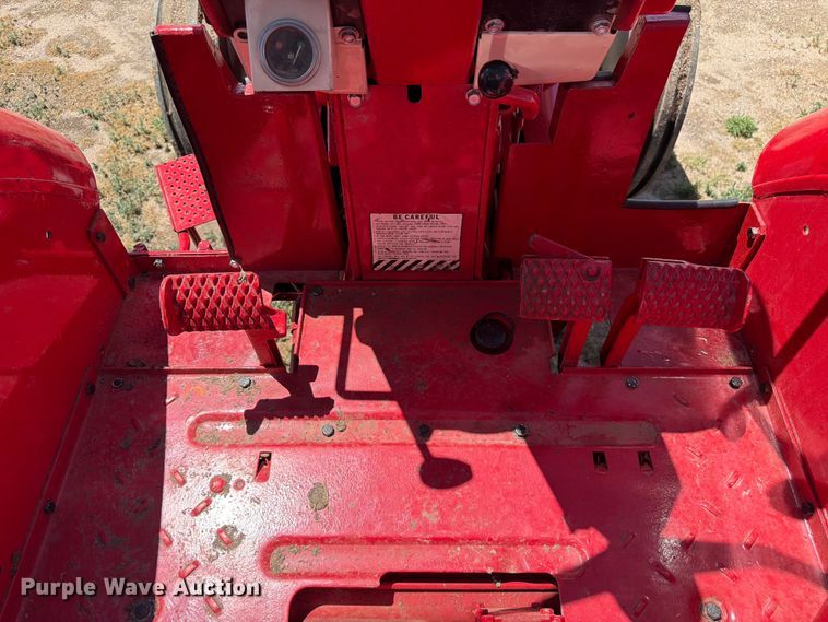 image for item EW2146 1965 International Harvester 1206 D tractor