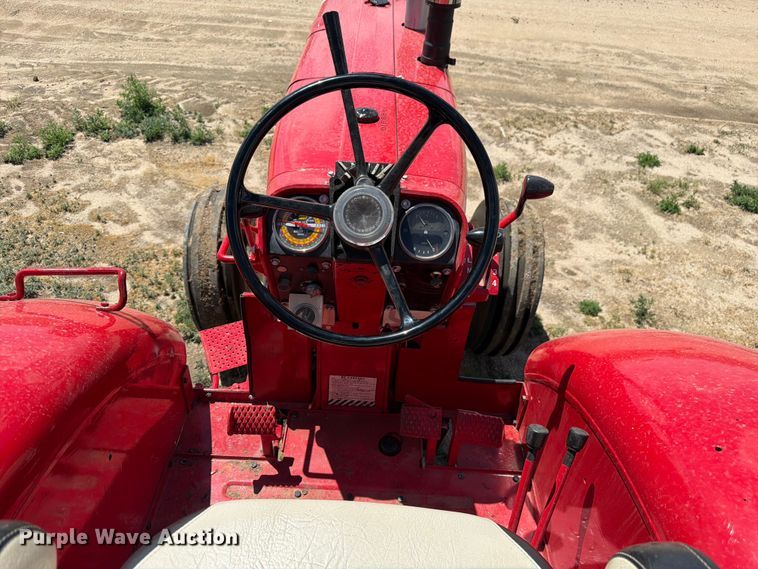 image for item EW2146 1965 International Harvester 1206 D tractor