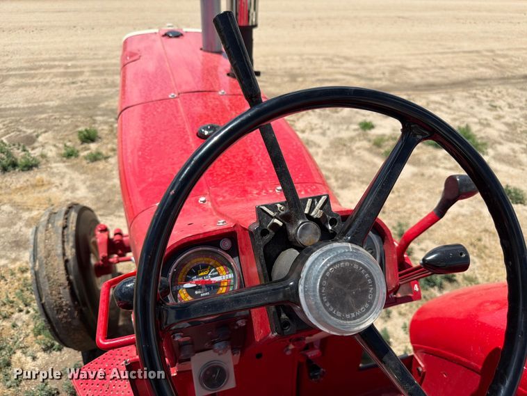 image for item EW2146 1965 International Harvester 1206 D tractor