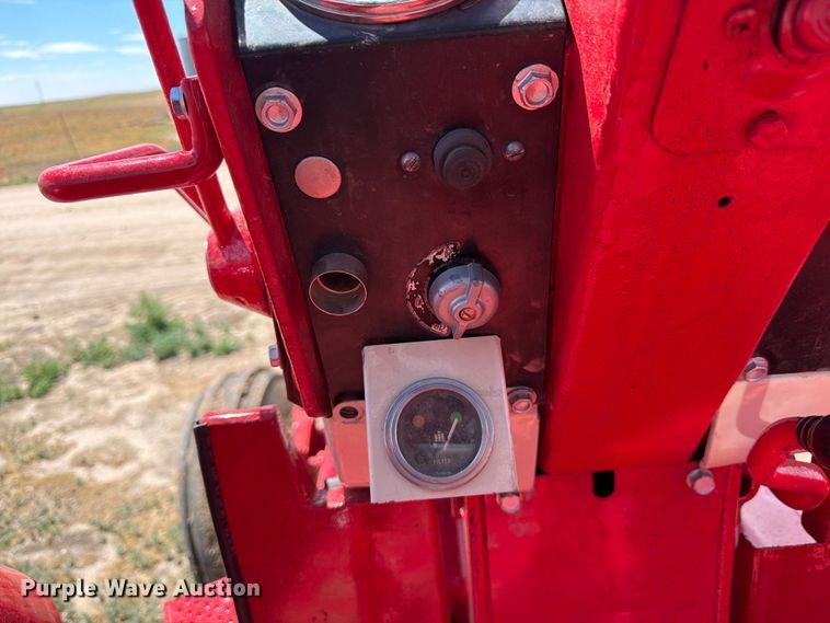 image for item EW2146 1965 International Harvester 1206 D tractor