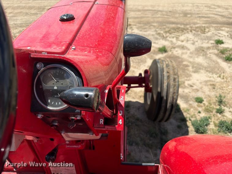 image for item EW2146 1965 International Harvester 1206 D tractor