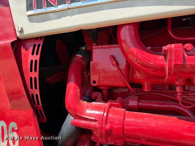 image for item EW2146 1965 International Harvester 1206 D tractor