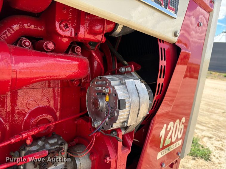 image for item EW2146 1965 International Harvester 1206 D tractor