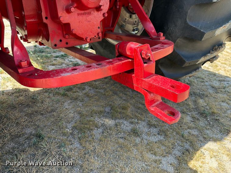 image for item EW2146 1965 International Harvester 1206 D tractor